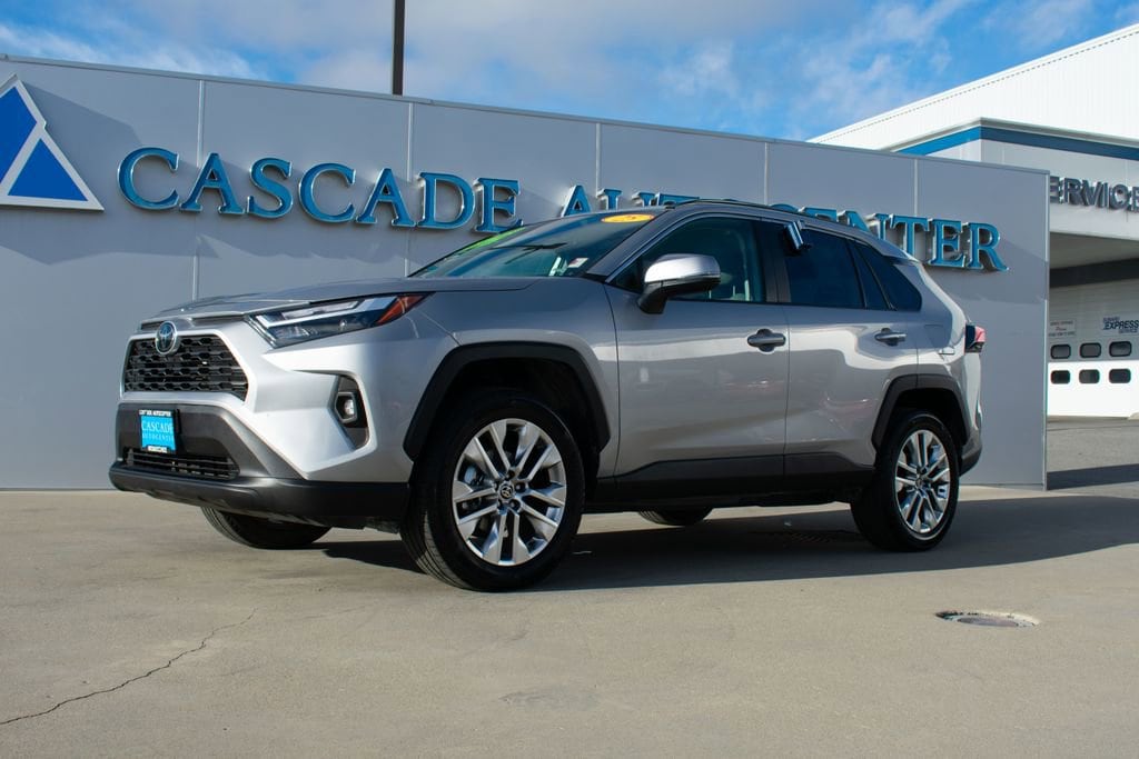 2025 Toyota RAV4 XLE Premium
