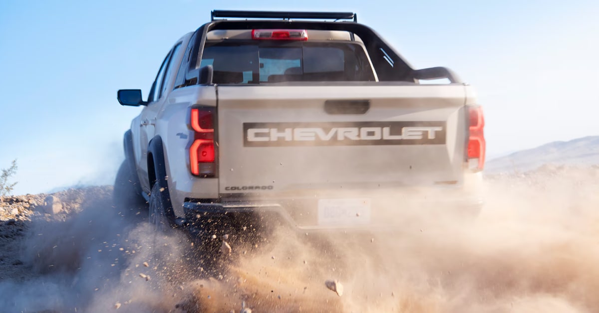 2025%20Chevy%20Colorado%20driving%20off%20road%20(1).jpg