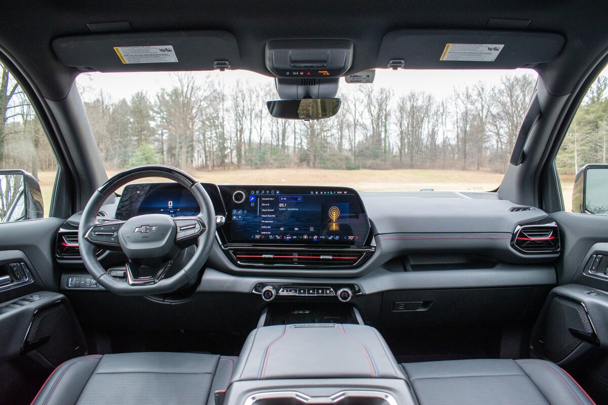 2025_Silverado_EV_Interior.jpg