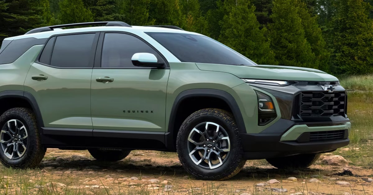 2025%20Chevrolet%20Equinox%20parked%20on%20grass.jpg
