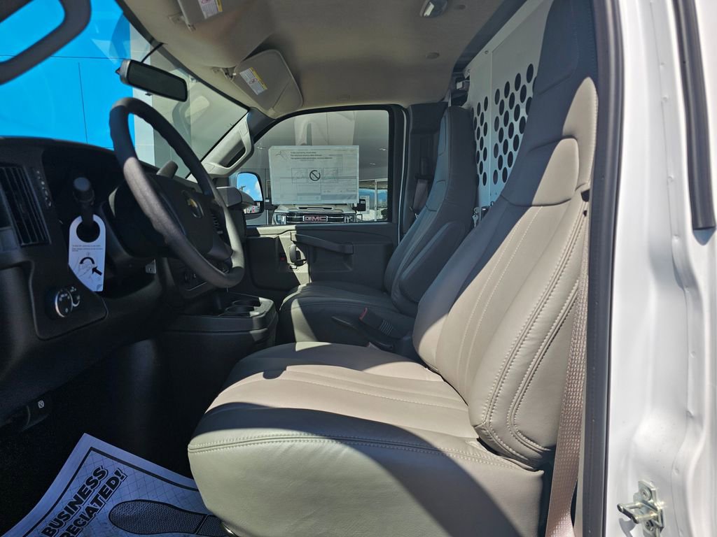 2025 Chevrolet Express Cargo Work Van - Photo 29