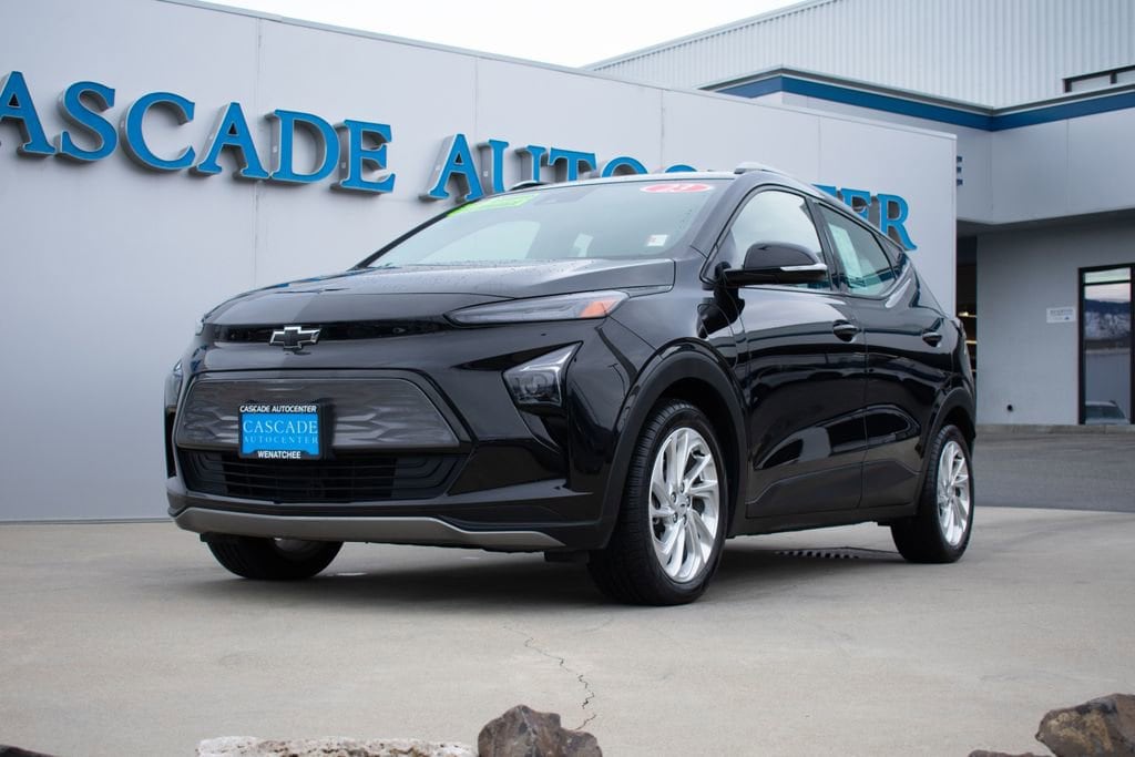 Used 2023 Chevrolet Bolt EUV LT with VIN 1G1FY6S0XP4175905 for sale in Wenatchee, WA