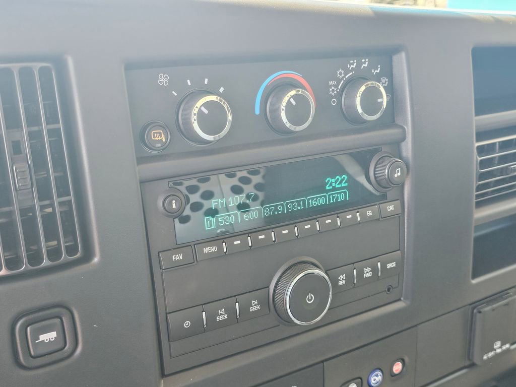 2025 Chevrolet Express Cargo Work Van - Photo 31