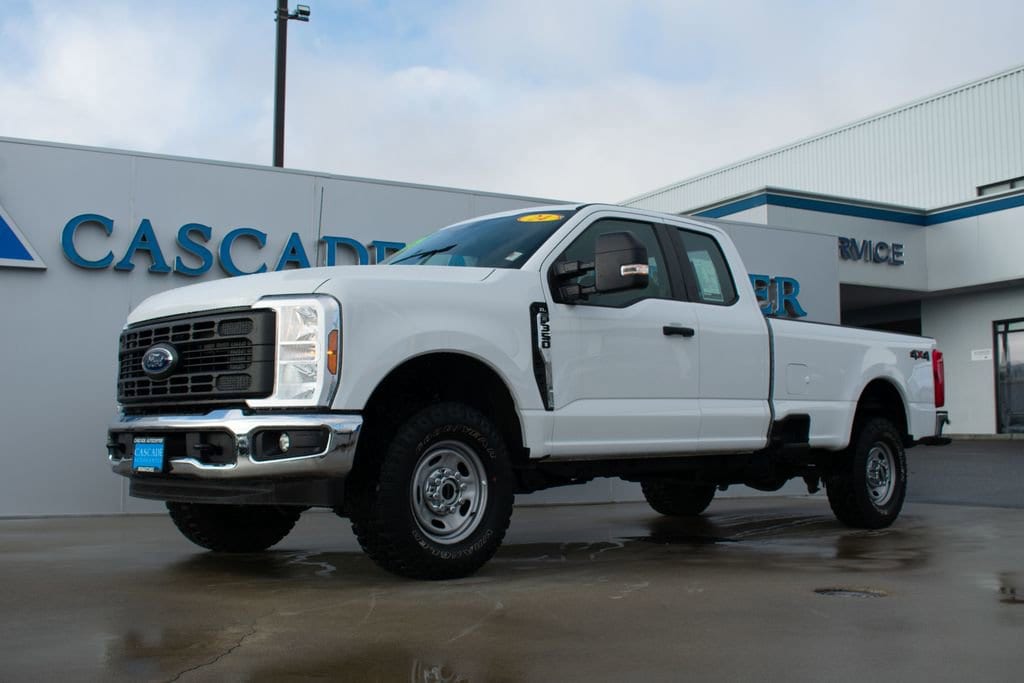 2024 Ford F-350 Super Duty XL's photo