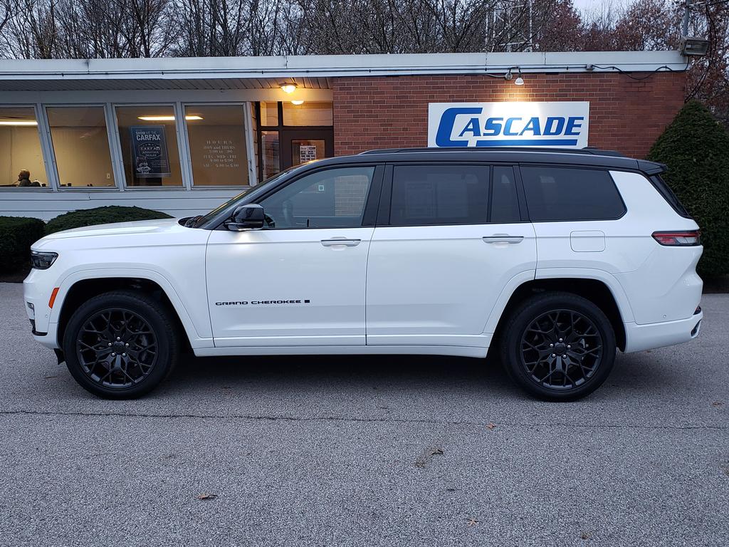 2024 Jeep Grand Cherokee L Summit photo 2