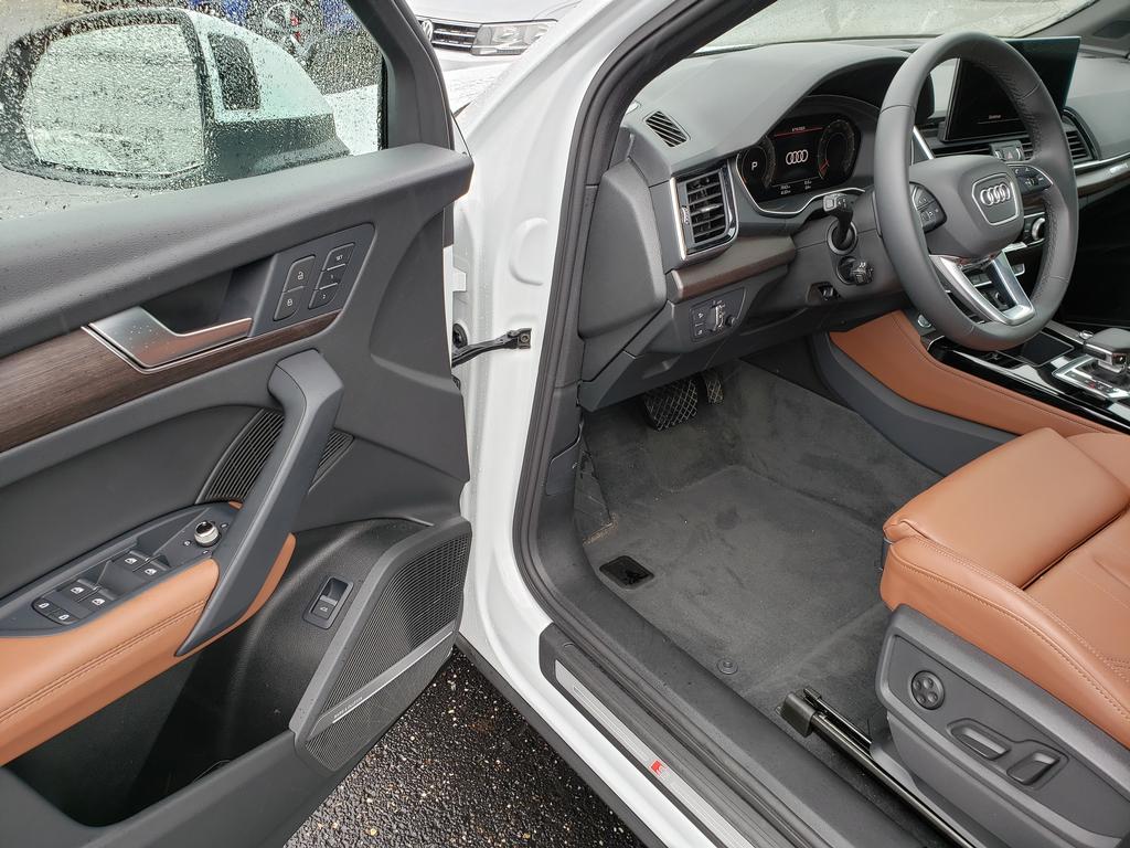 2025 Audi Q5 S line Premium Plus photo 4