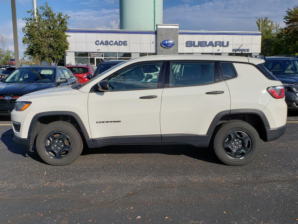 2020 Jeep Compass Sport photo 2