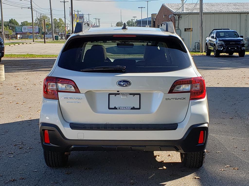 2018 Subaru Outback 2.5i Premium photo 3