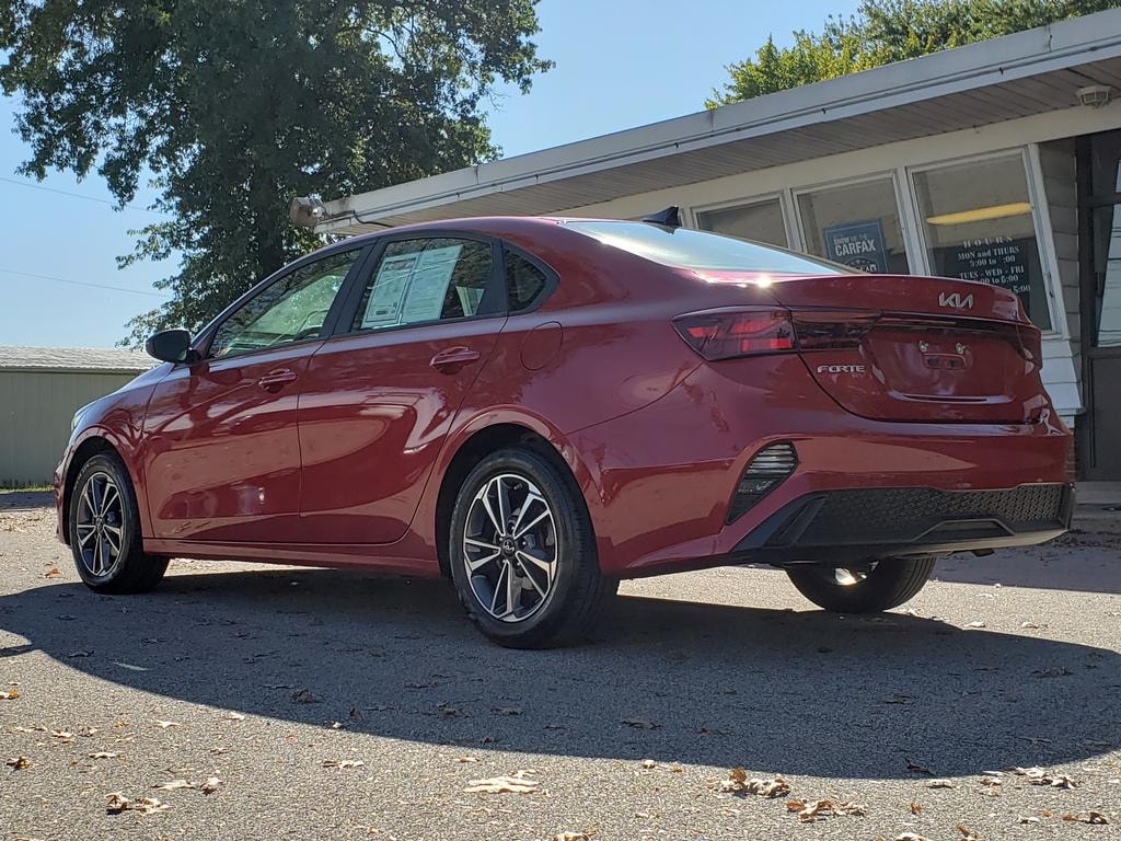 Used 2024 Kia Forte LXS IVT Sedan