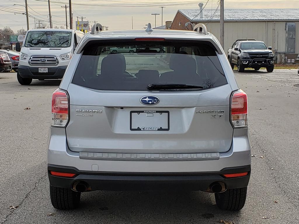 2018 Subaru Forester Premium photo 4