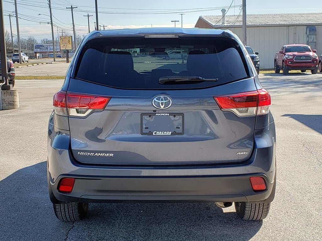 Used 2018 Toyota Highlander LE V6 AWD SUV