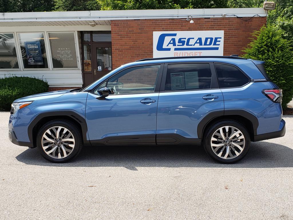 2025 Subaru Forester Touring photo 2