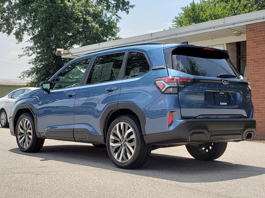 2025 Subaru Forester Touring photo 3