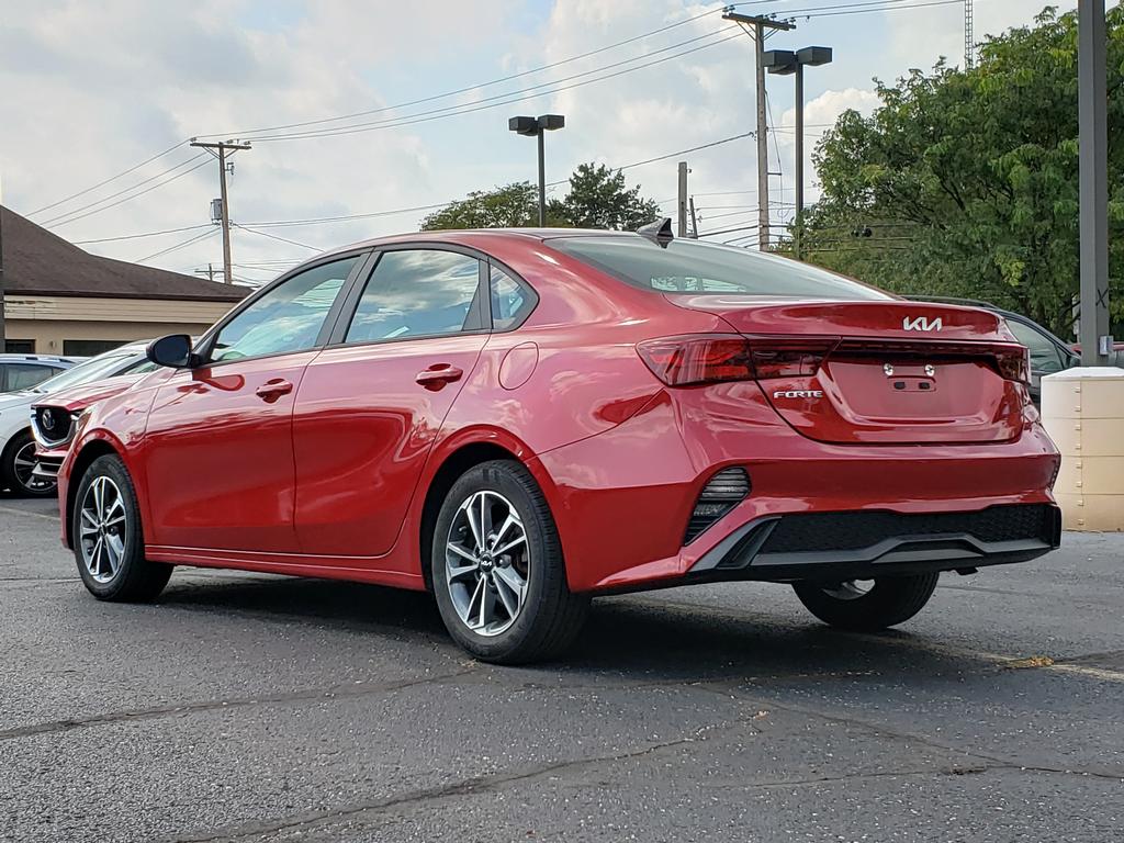 2024 Kia Forte LXS photo 3