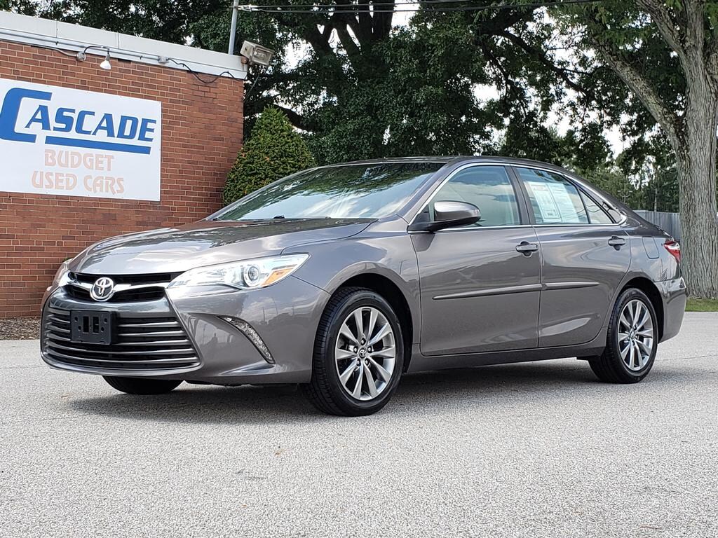 Used 2017 Toyota Camry XLE Auto Sedan