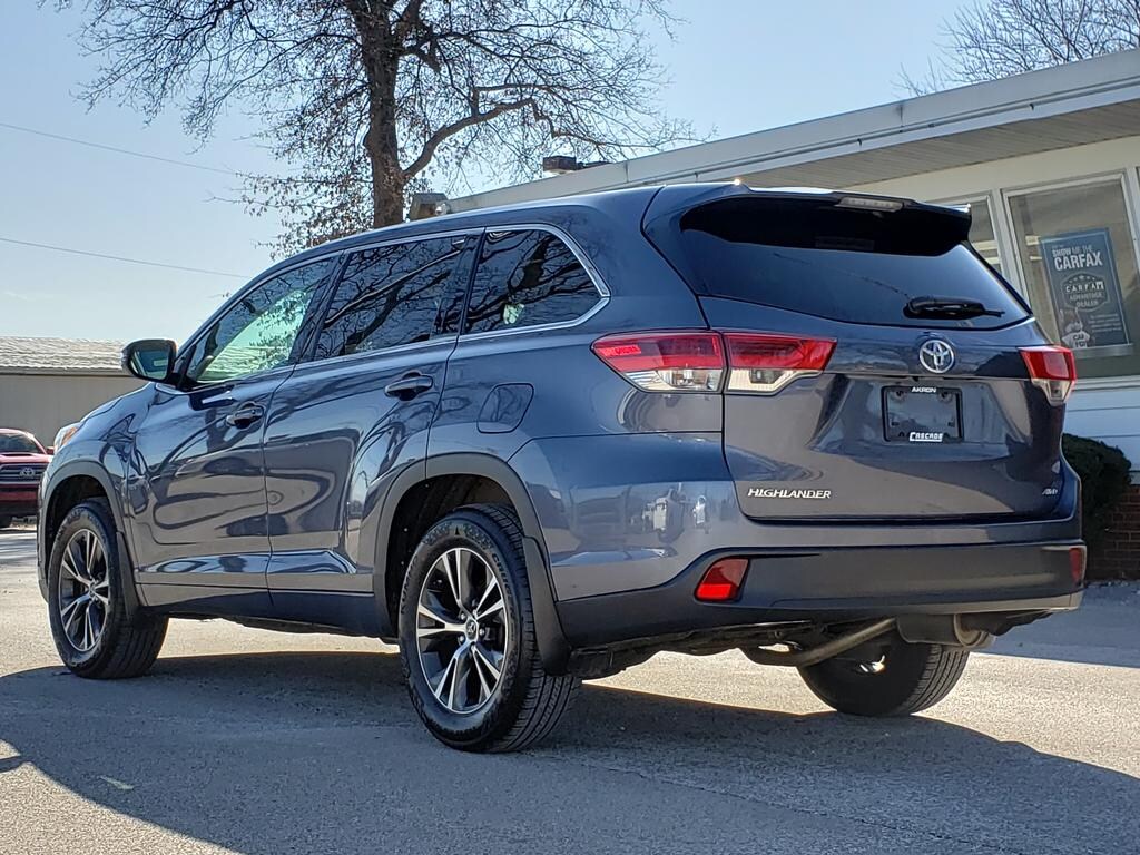 Used 2018 Toyota Highlander LE V6 AWD SUV