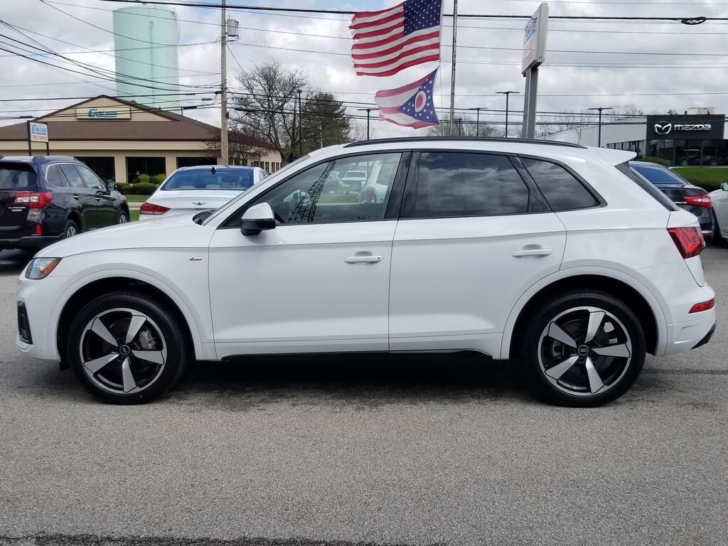 2022 Audi Q5 S line Premium Plus photo 2