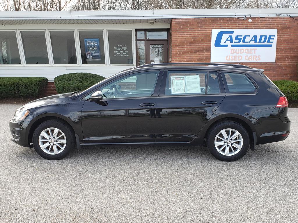 Used 2016 Volkswagen Golf SportWagen TSI S with VIN 3VWC17AUXGM501986 for sale in Cuyahoga Falls, OH