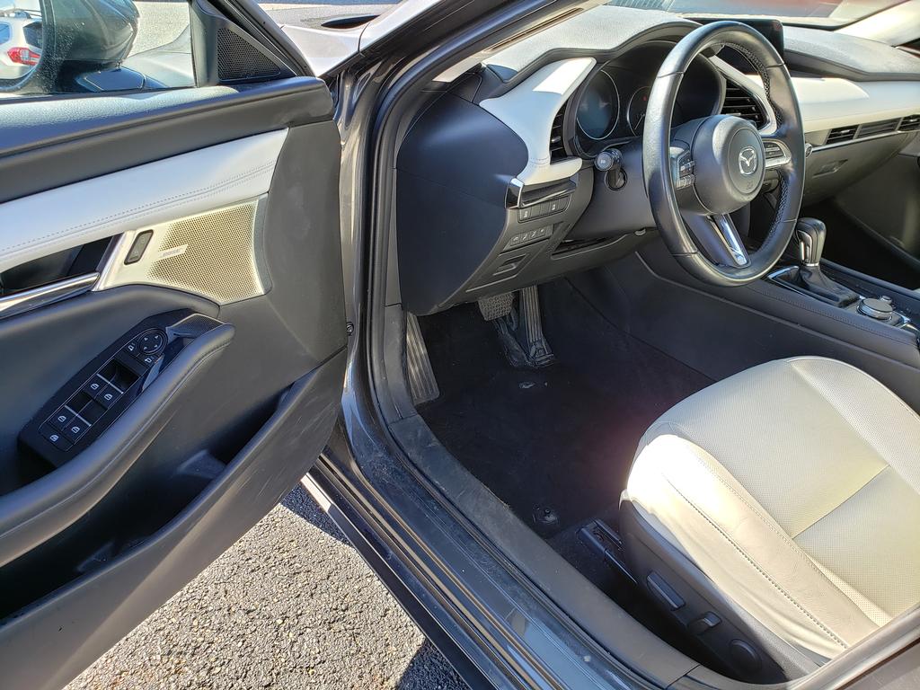 2022 Mazda Mazda3 Sedan Premium photo 4