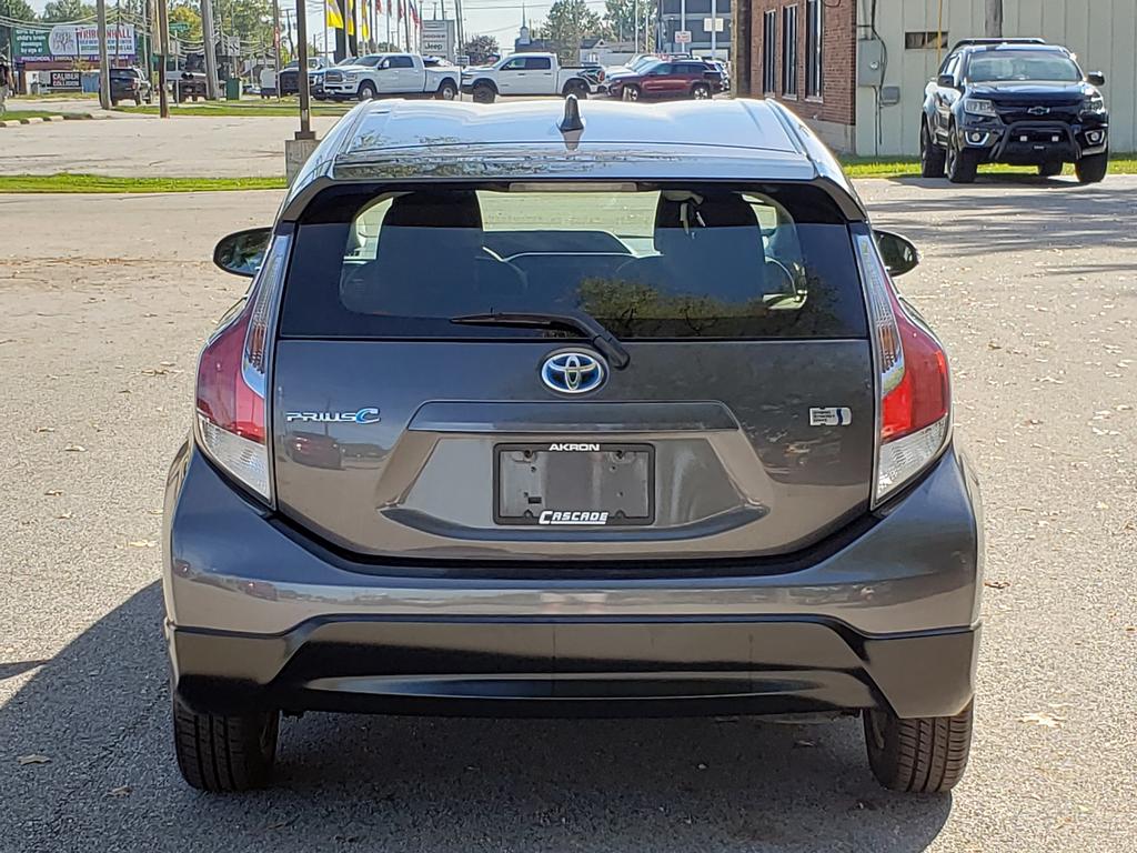 2017 Toyota Prius C One Two Three Four photo 3