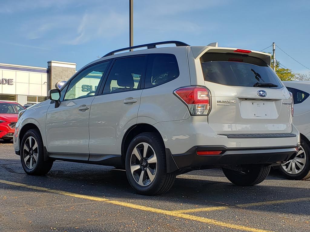 2018 Subaru Forester 2.5i Premium photo 3