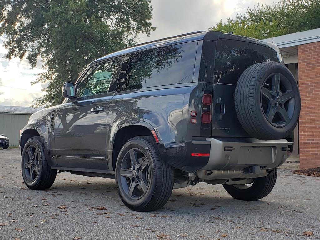 2023 Land Rover Defender 90 X-Dynamic SE photo 3