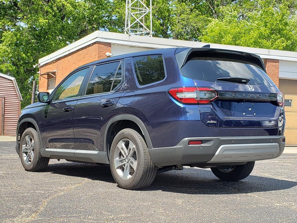 Used 2025 Honda Pilot AWD SUV