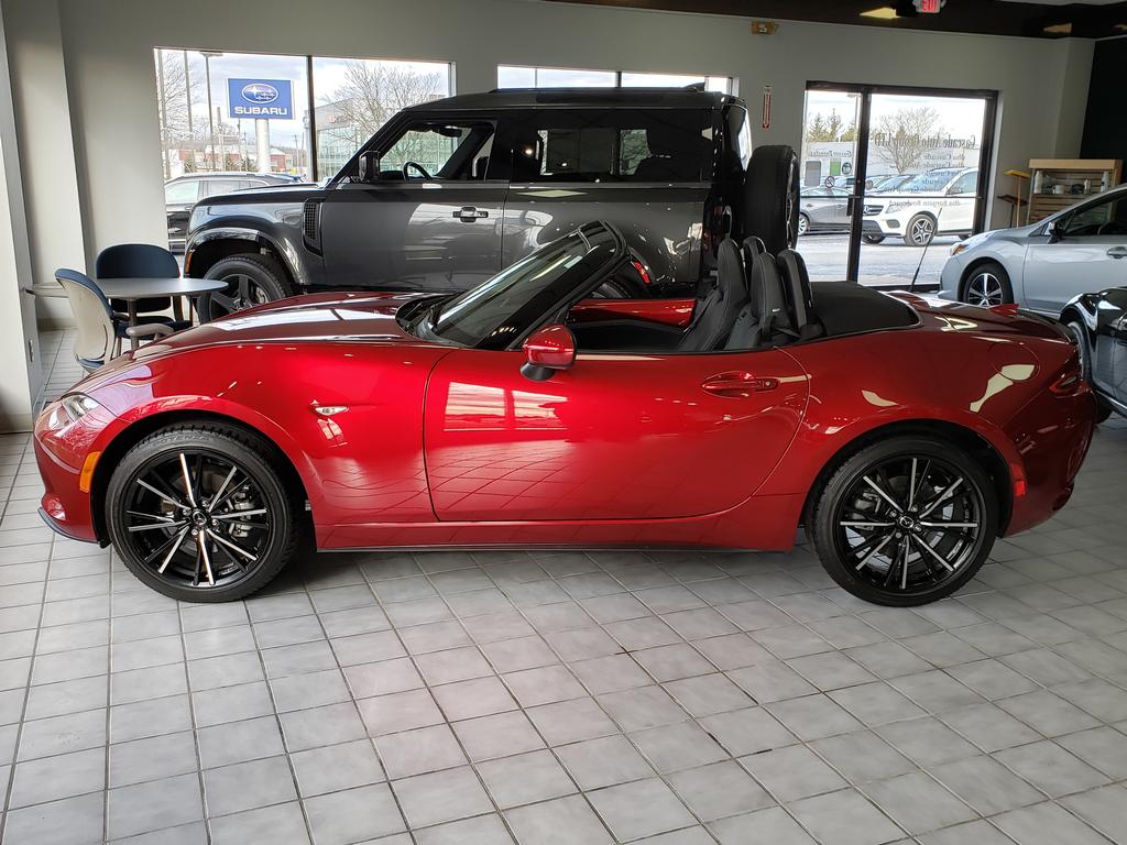 2024 Mazda MX-5 Miata Miata Grand Touring photo 2