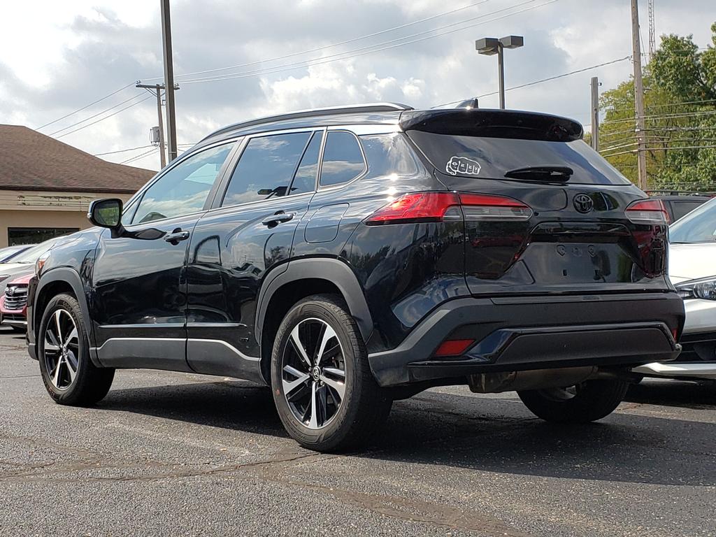 2023 Toyota Corolla Cross Hybrid XSE photo 3