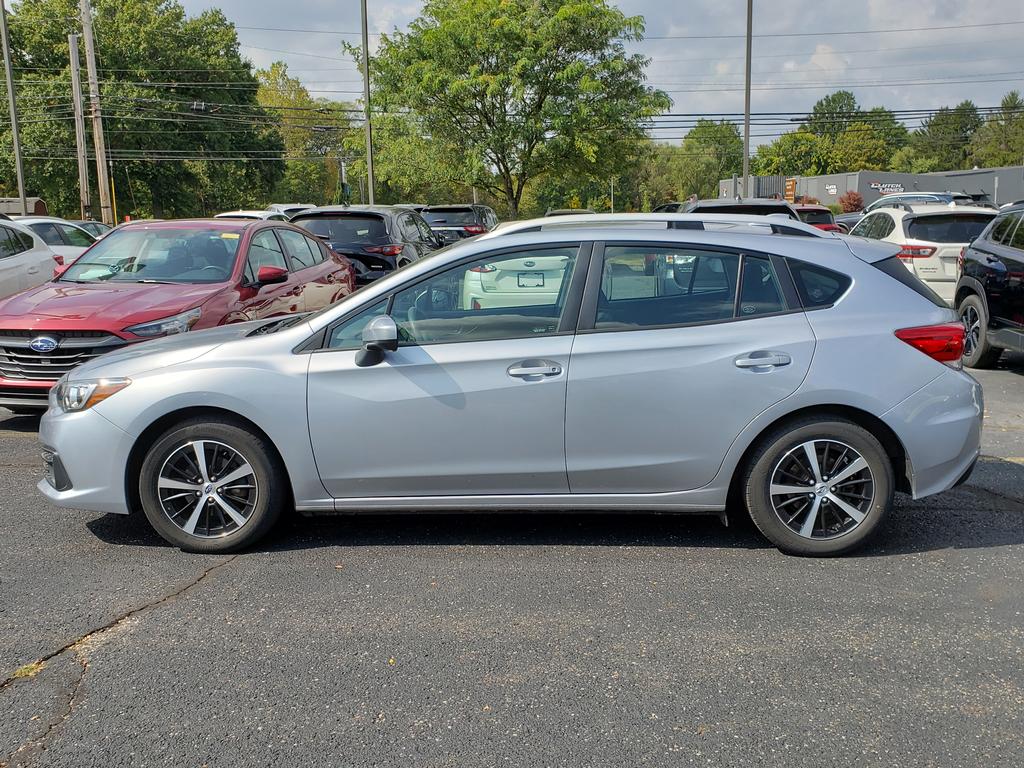 2023 Subaru Impreza Premium photo 2