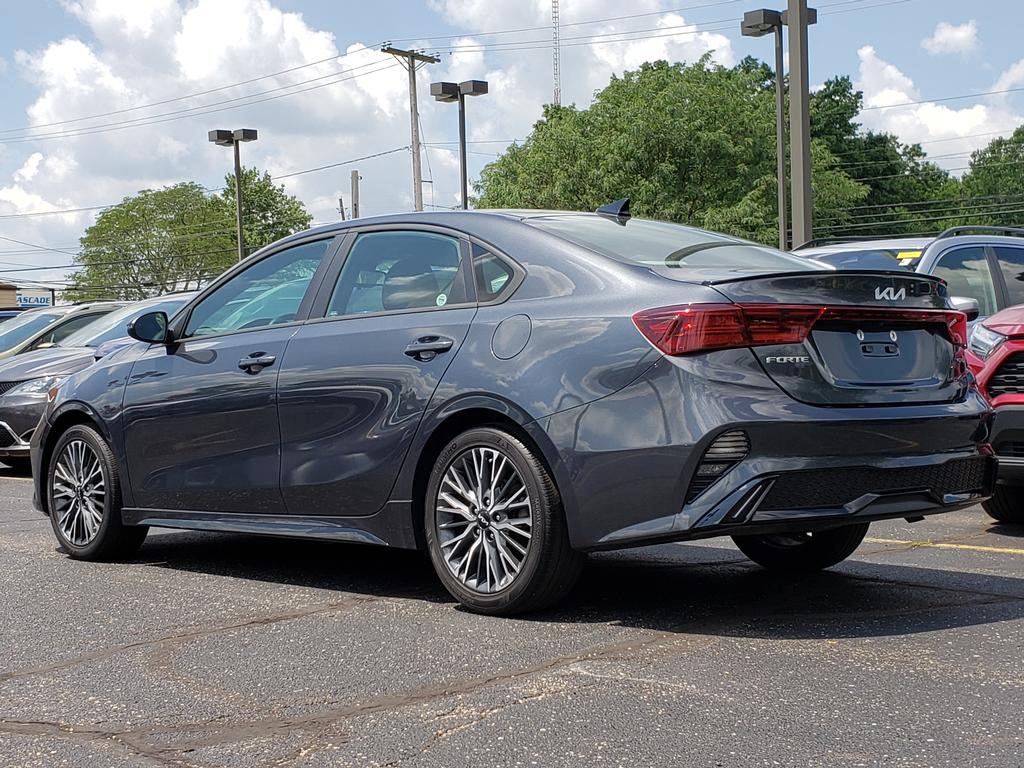 2023 Kia Forte GT-Line photo 3