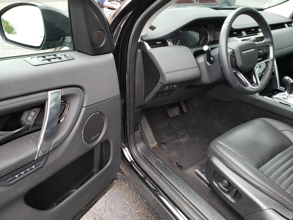 2023 Land Rover Discovery Sport SE photo 3