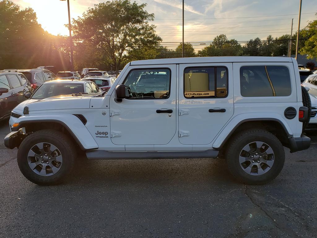 2019 Jeep Wrangler Unlimited Sahara photo 2
