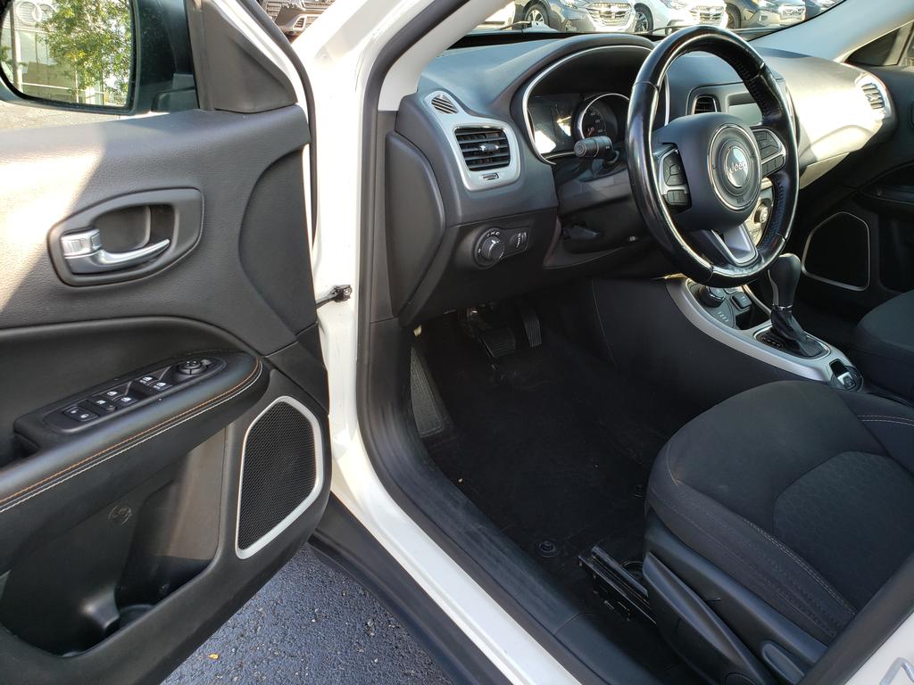 2020 Jeep Compass Sport photo 4