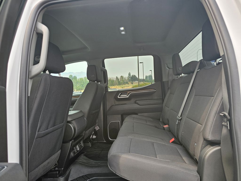 2025 Chevrolet Silverado 1500 LT - Photo 24