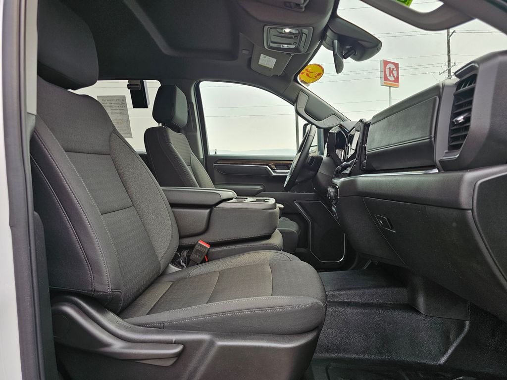 2025 Chevrolet Silverado 1500 LT - Photo 17