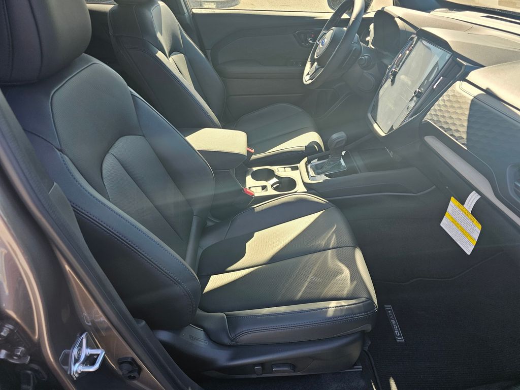 2025 Subaru Forester Limited - Photo 11