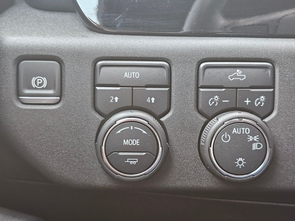 2025 Chevrolet Silverado 1500 LT - Photo 38
