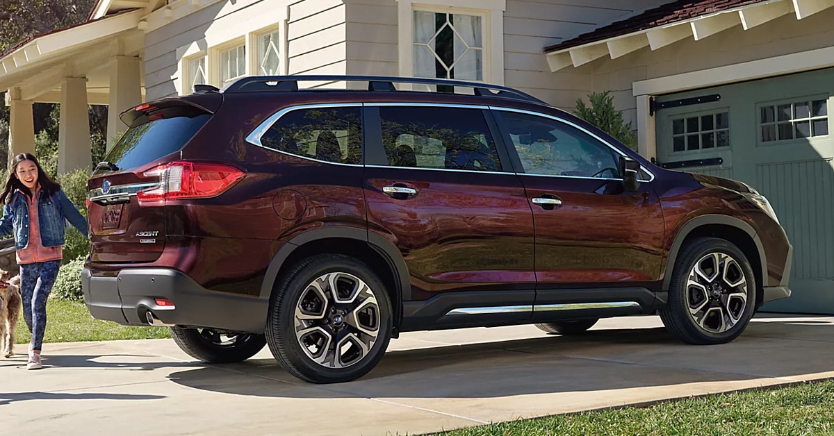 Subaru%20Ascent%20parked%20outside%20a%20house.jpg