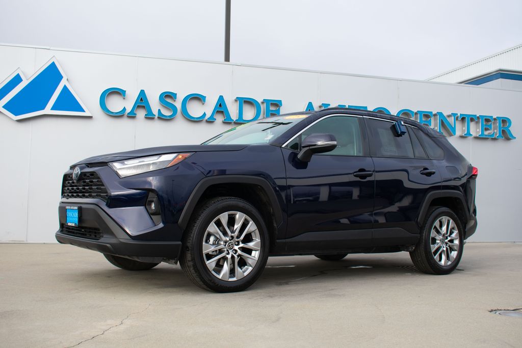 2025 Toyota RAV4 XLE Premium
