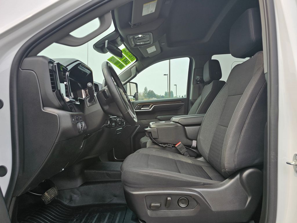 2025 Chevrolet Silverado 1500 LT - Photo 28