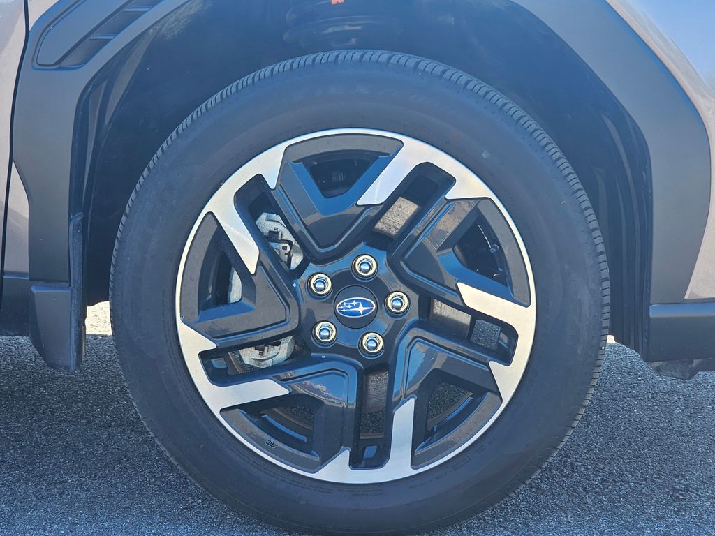 2025 Subaru Forester Limited - Photo 9