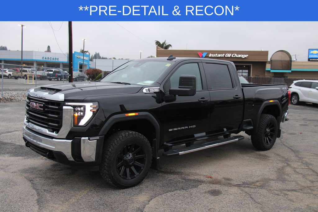 2025 GMC Sierra 3500HD Pro's photo