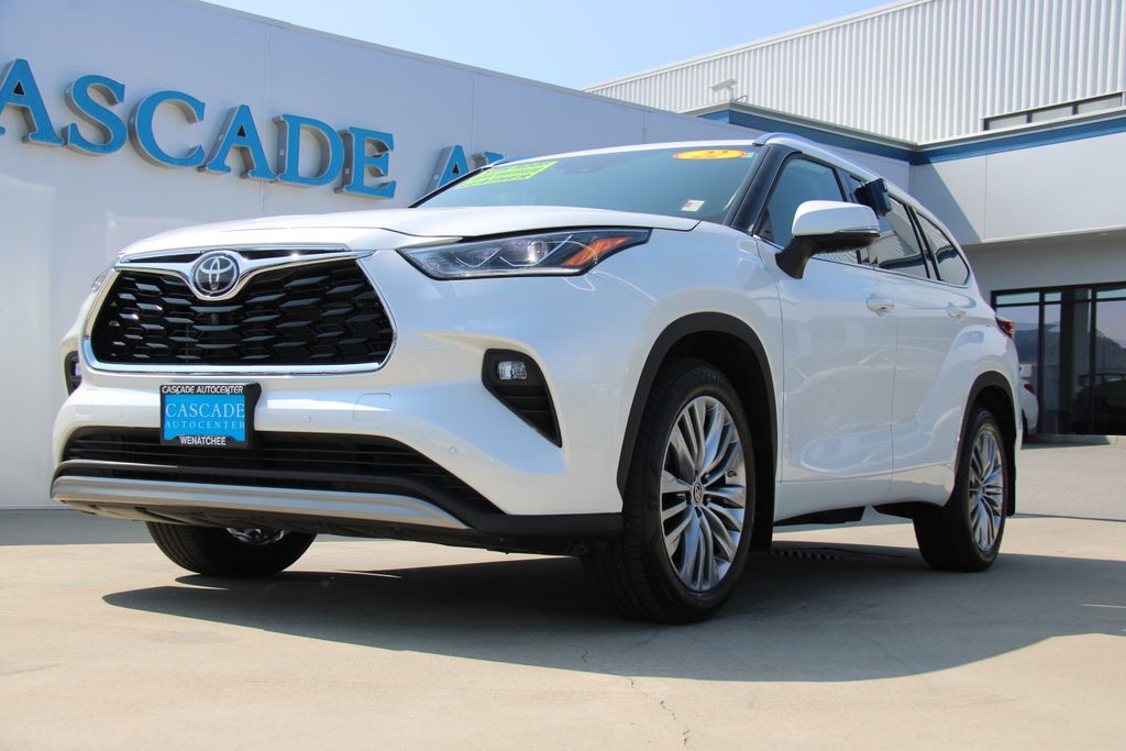 Used 2022 Toyota Highlander Platinum with VIN 5TDFZRBH2NS248794 for sale in Wenatchee, WA