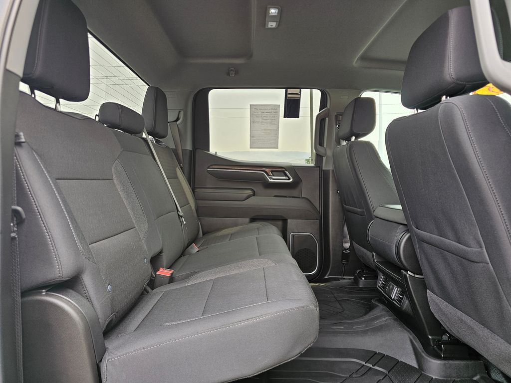 2025 Chevrolet Silverado 1500 LT - Photo 19