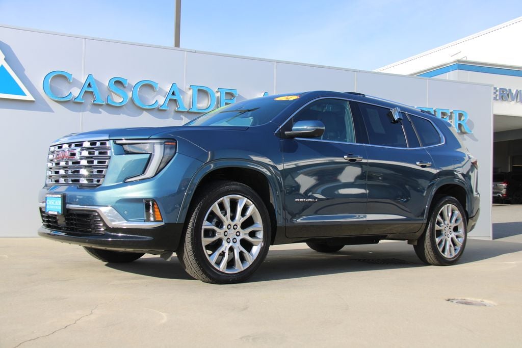 2024 GMC Acadia Denali's photo