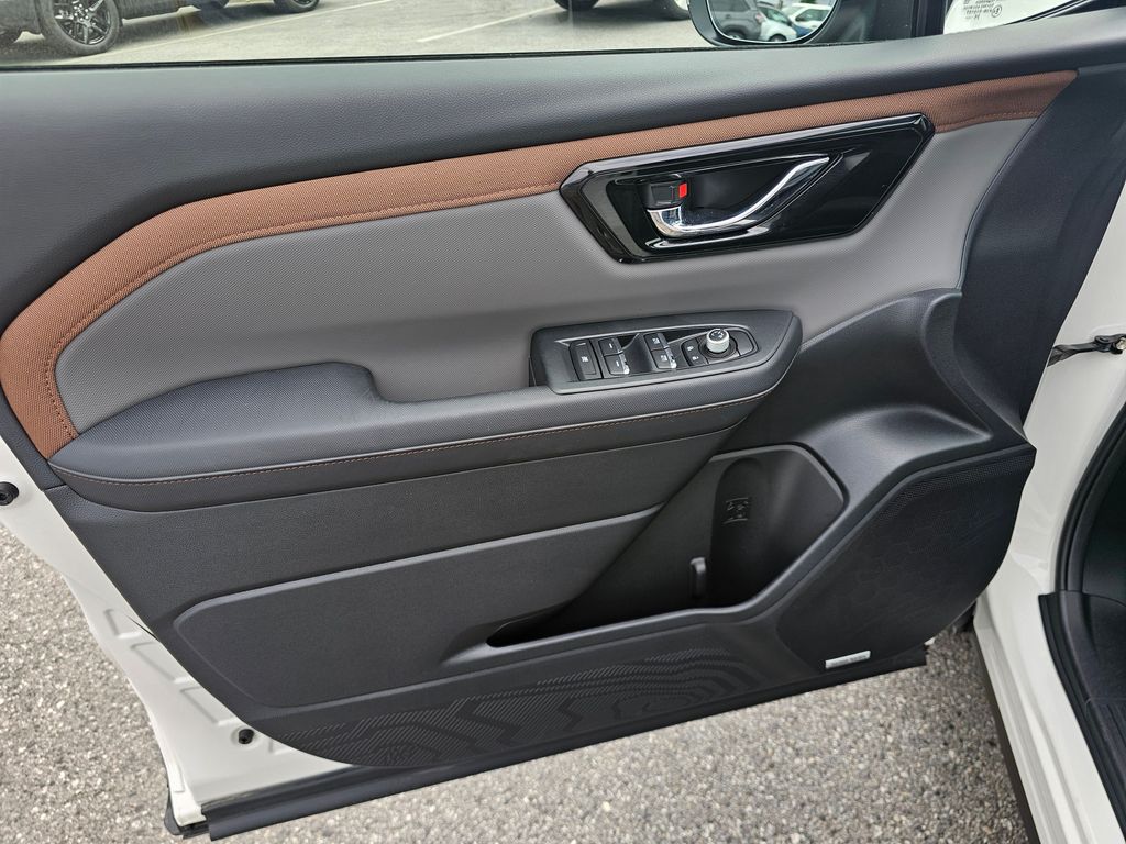 2025 Subaru Forester Sport - Photo 29