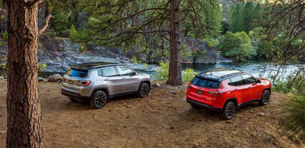 2017-Jeep-Compass-VLP-Gallery-Limited-and-Trailhawk-Rear-Three-Quarter.jpg.image_.1440.jpg