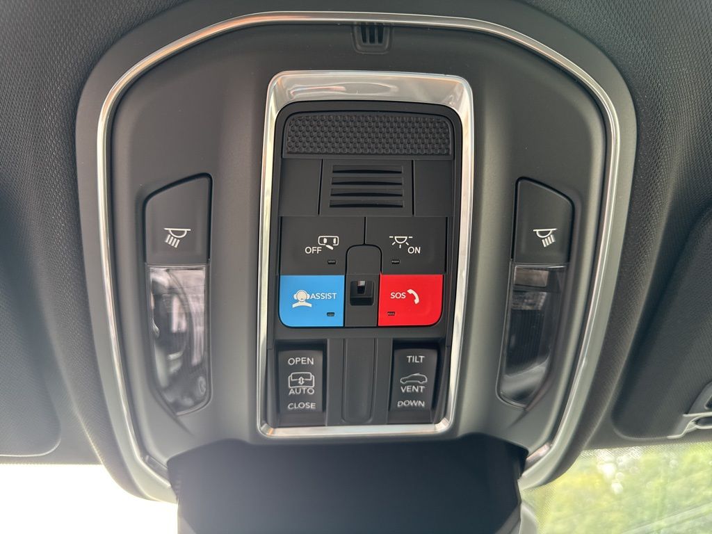 2025 Jeep Grand Cherokee Laredo - Photo 13