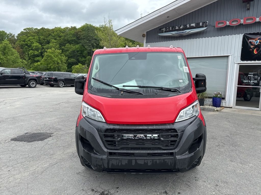 New 2025 Ram ProMaster PROMASTER 3500 TRADESMAN CARGO VAN LOW ROOF 136' W Cargo Van
